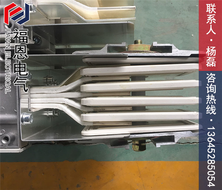 母線槽連接器